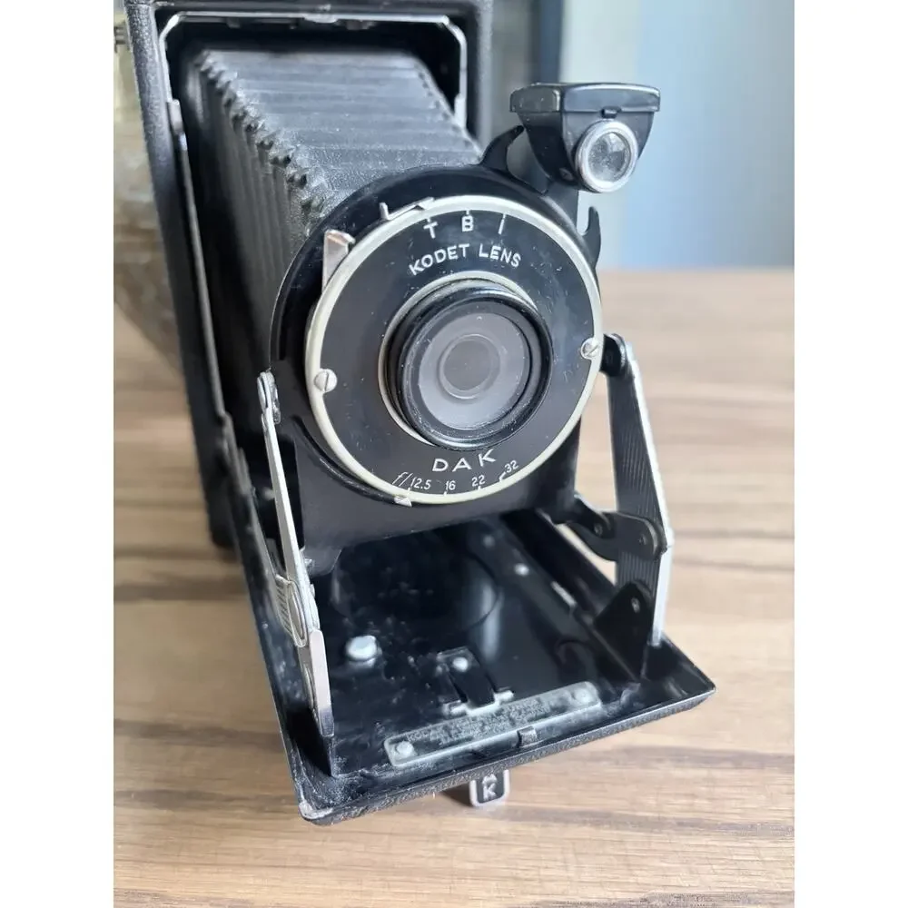Vintage 1940s Kodak Vigilant Junior Six-16 Kodet Lens Dak Shutter Folding Camera
